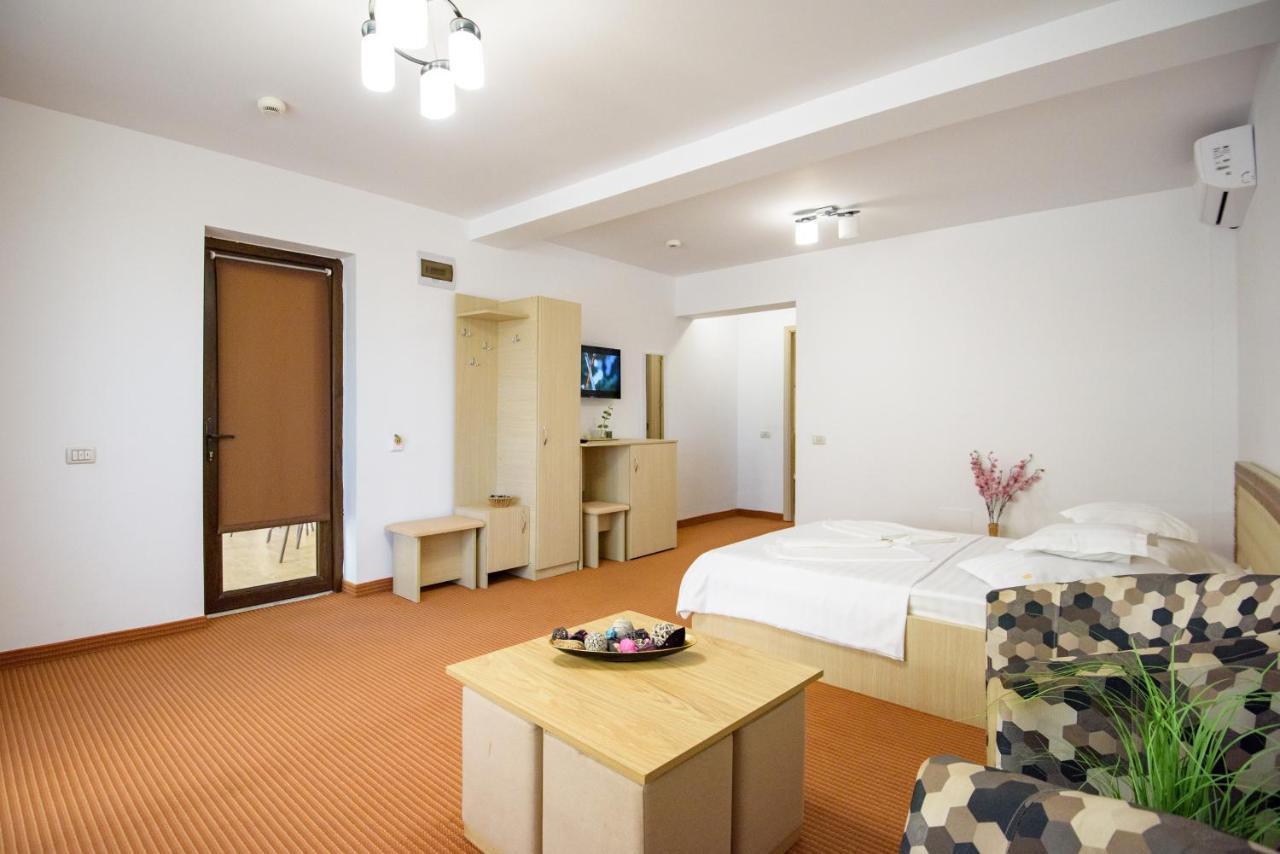 Salos Beach Resort Mamaja Zewnętrze zdjęcie